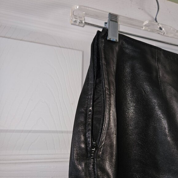 Danier Genuine Leather Pants - Made in Canada - 28" Waist / 31.5" Inseam - Picture 8 of 16